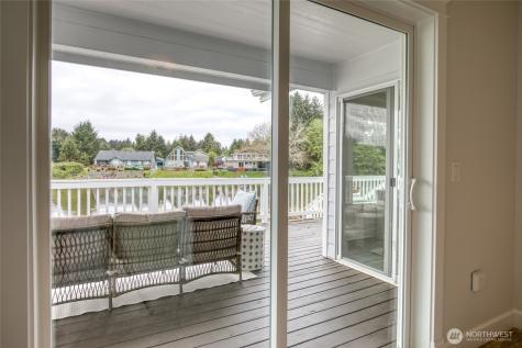 105 Duck Lake Drive NE Ocean Shores WA 98569