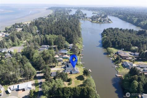 105 Duck Lake Drive NE Ocean Shores WA 98569