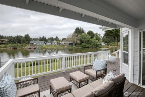 105 Duck Lake Drive NE Ocean Shores WA 98569