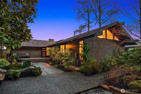 2004 128th Bellevue WA 98005