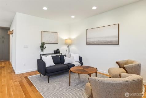 2415 W Lynn Street Seattle WA 98199