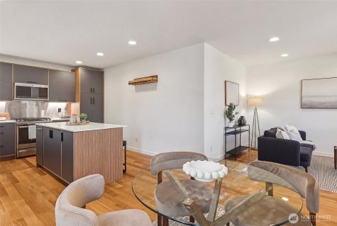 2415 W Lynn Street Seattle WA 98199