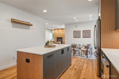 2415 W Lynn Street Seattle WA 98199