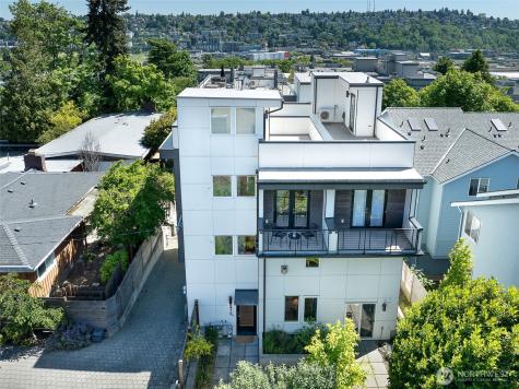 2415 W Lynn Street Seattle WA 98199
