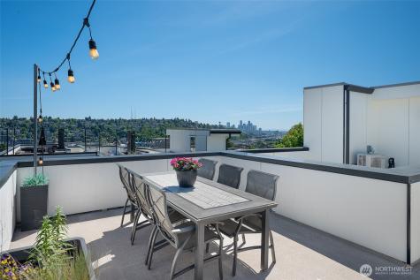 2415 W Lynn Street Seattle WA 98199