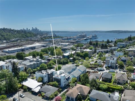 2415 W Lynn Street Seattle WA 98199