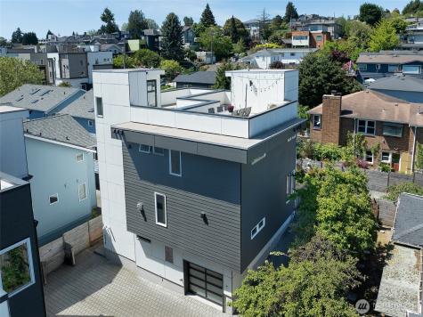 2415 W Lynn Street Seattle WA 98199