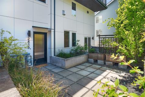 2415 W Lynn Street Seattle WA 98199