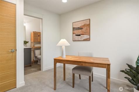 2415 W Lynn Street Seattle WA 98199
