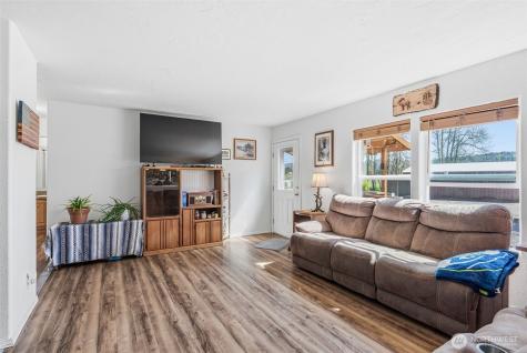 337 Jorgensen Road Onalaska WA 98570