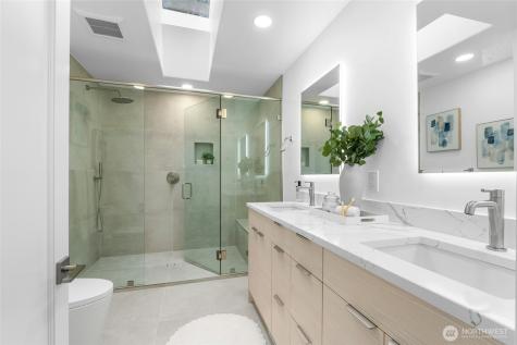 8953 NE 116th Place Kirkland WA 98034