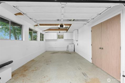 8953 NE 116th Place Kirkland WA 98034