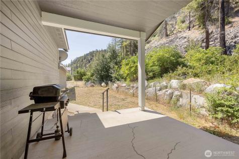 48 Golf Course Drive Pateros WA 98846