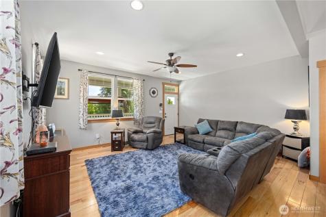 48 Golf Course Drive Pateros WA 98846
