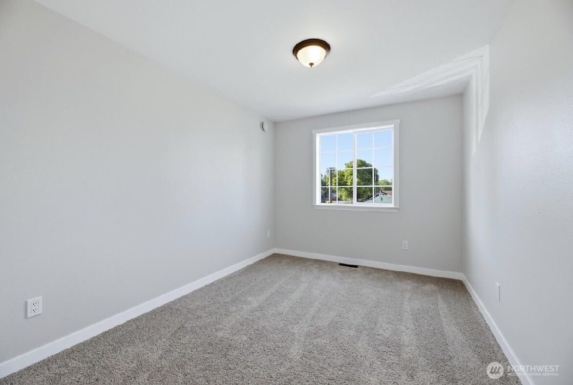 313 E 52nd Street Tacoma WA 98404