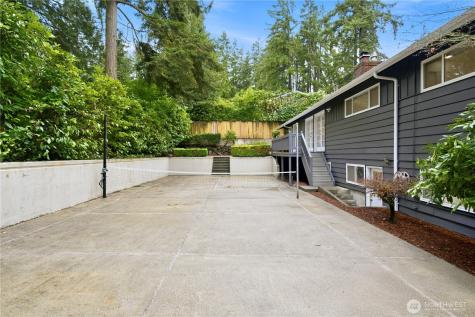 10627 SE 18th Street Bellevue WA 98004