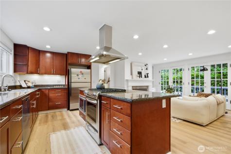 10627 SE 18th Street Bellevue WA 98004