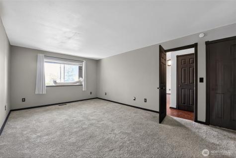 1531 Vista Drive Puyallup WA 98372