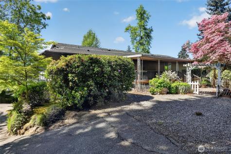 1531 Vista Drive Puyallup WA 98372