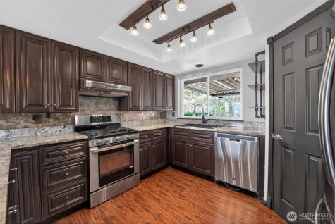 1531 Vista Drive Puyallup WA 98372
