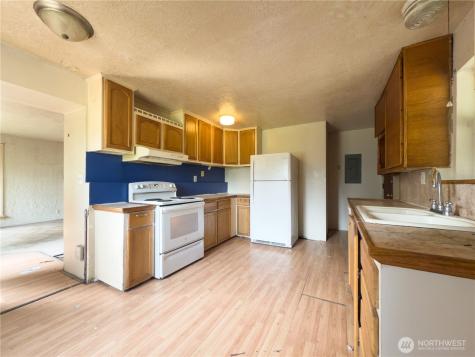 2711 156th Street SW Lynnwood WA 98087
