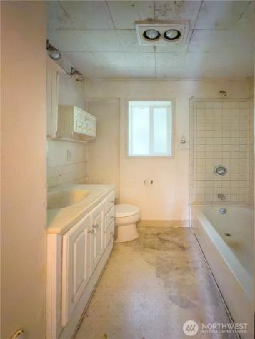 2711 156th Street SW Lynnwood WA 98087