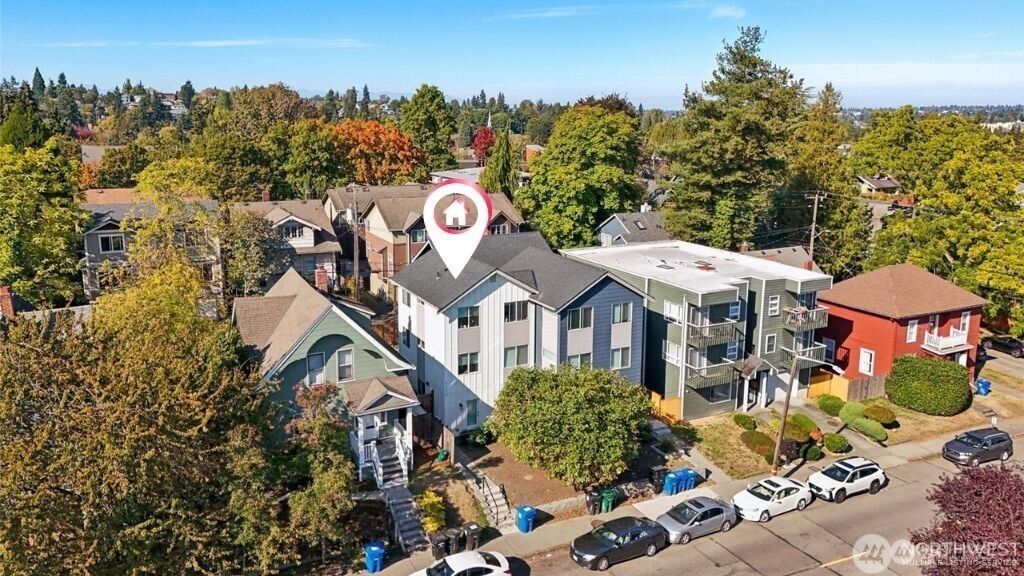 5255 Brooklyn Avenue NE Seattle WA 98015
