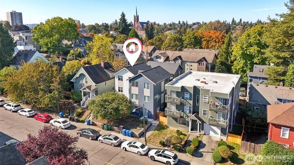 5255 Brooklyn Avenue NE Seattle WA 98015