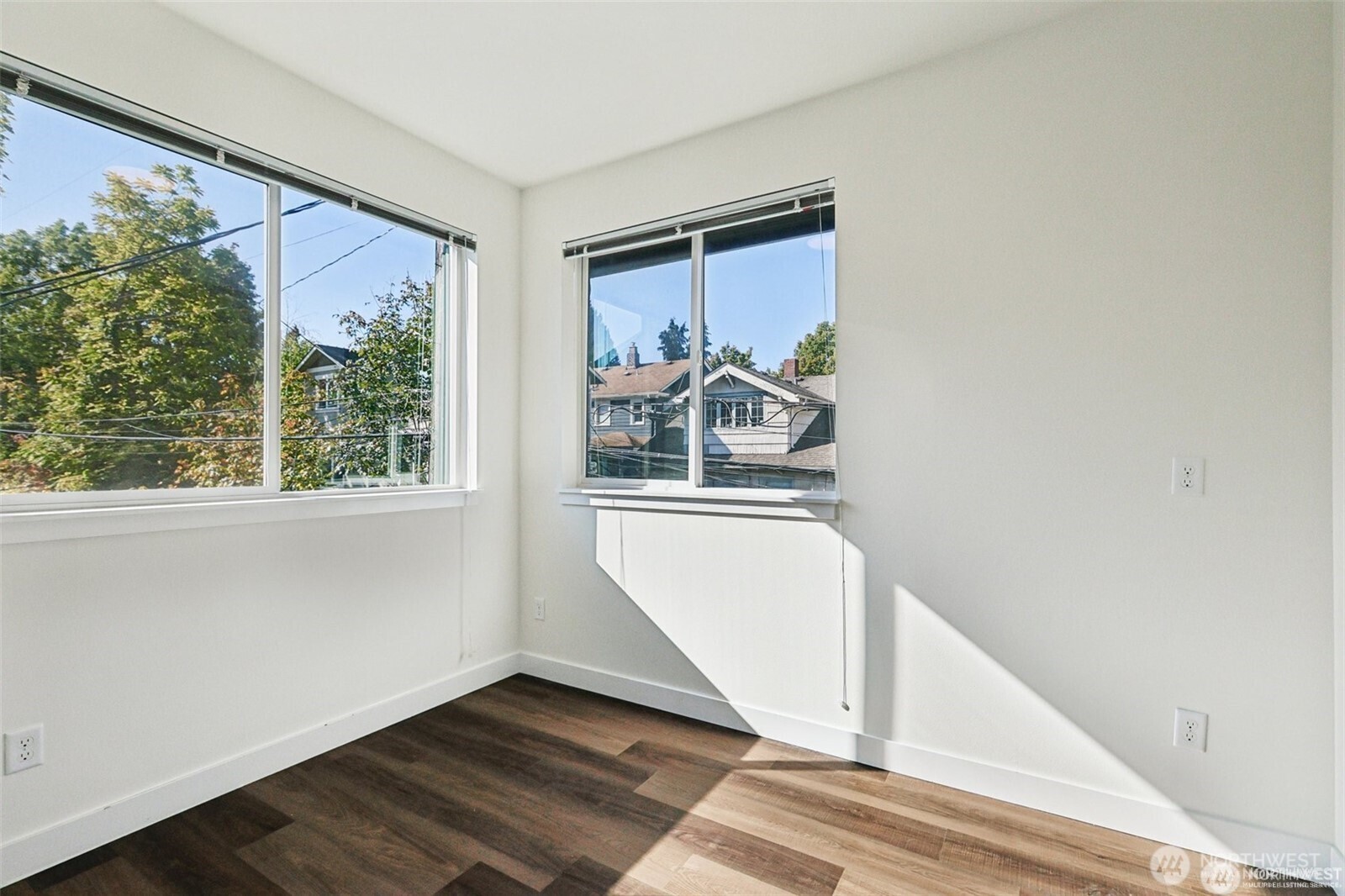 5255 Brooklyn Avenue NE Seattle WA 98015