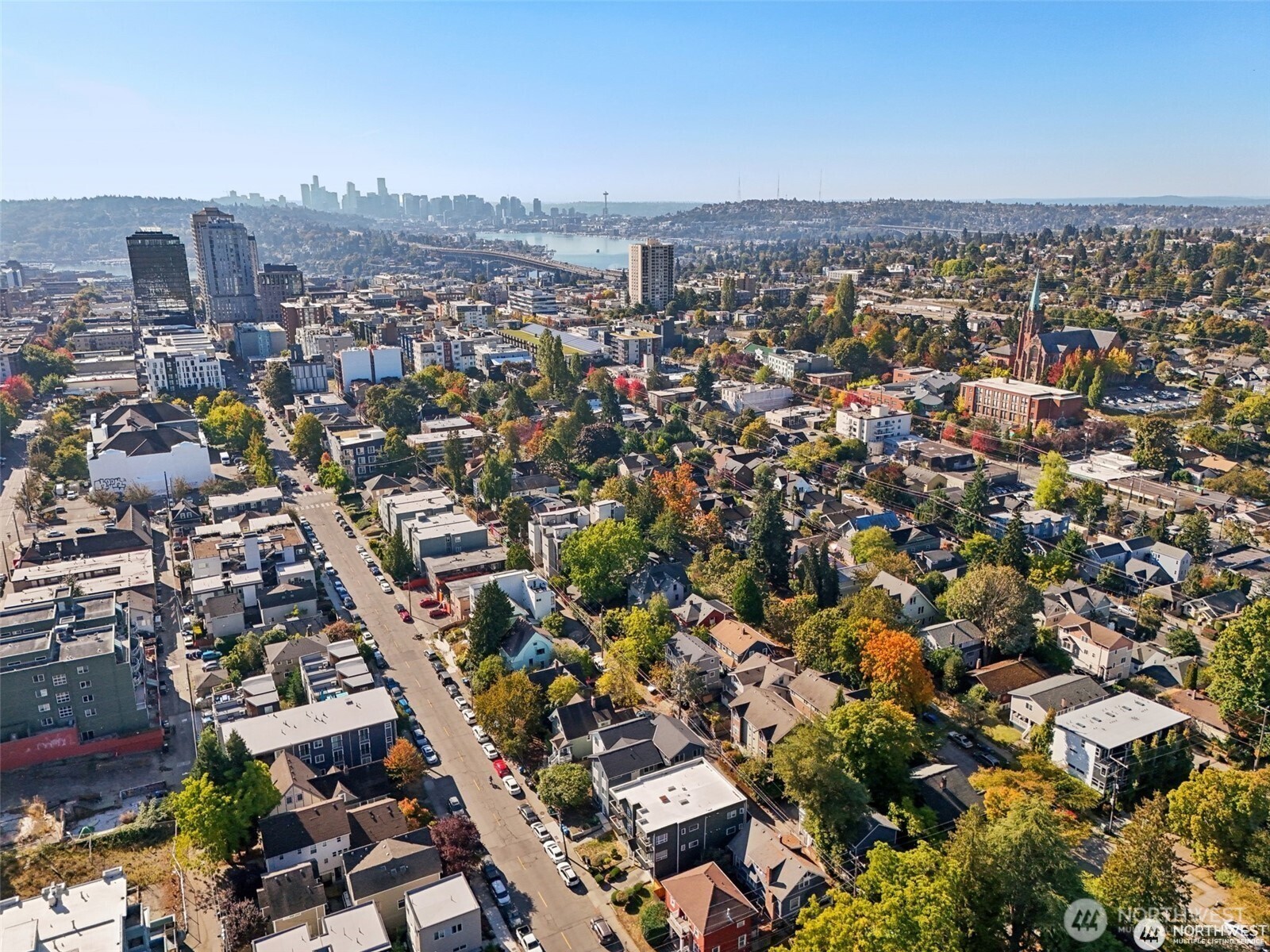 5255 Brooklyn Avenue NE Seattle WA 98015