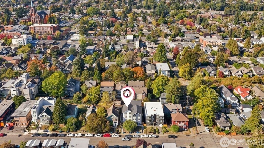 5255 Brooklyn Avenue NE Seattle WA 98015