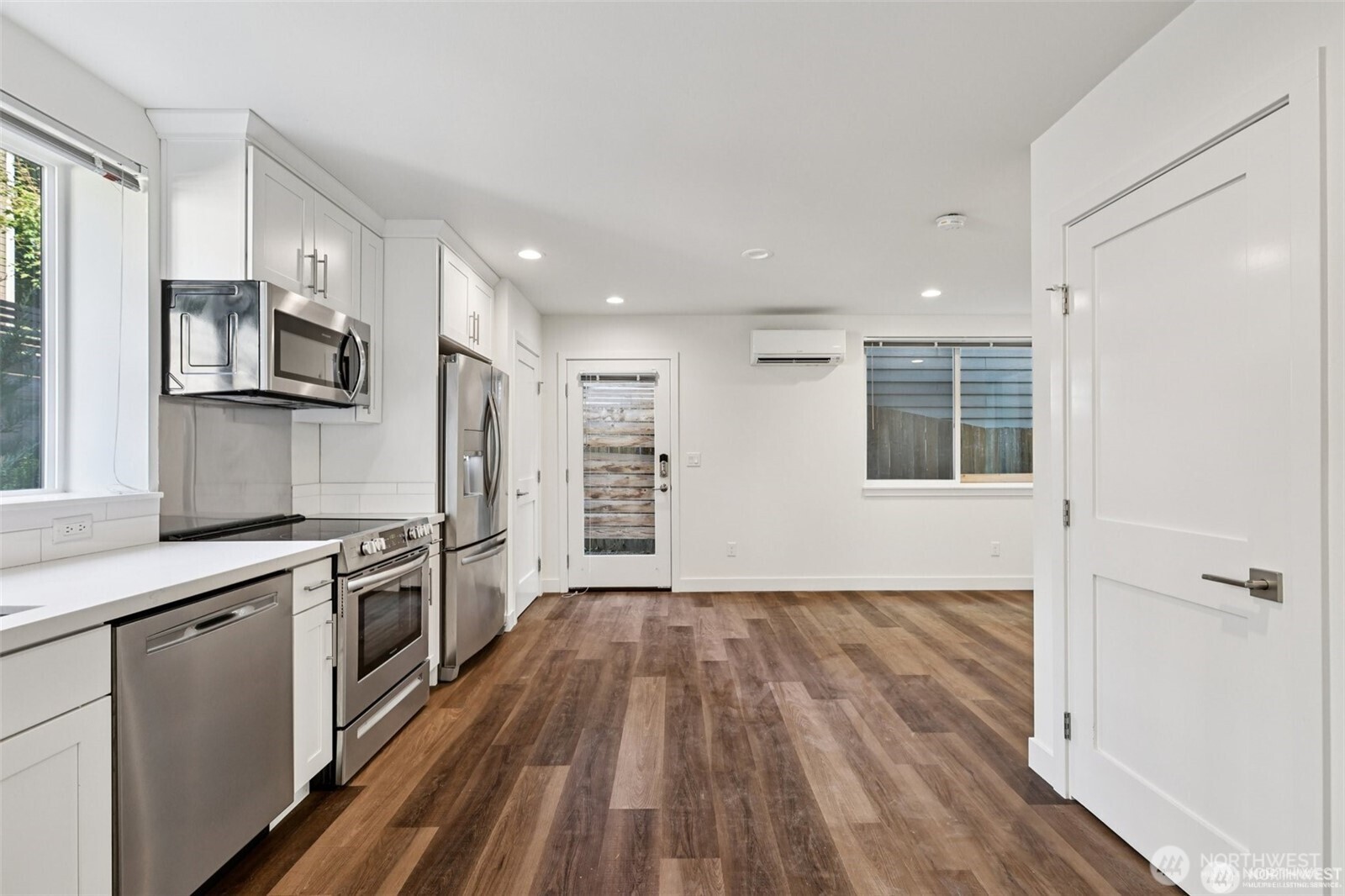 5255 Brooklyn Avenue NE Seattle WA 98015