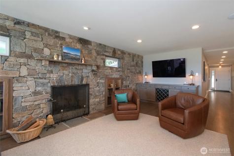 2390 Place Road Port Angeles WA 98363