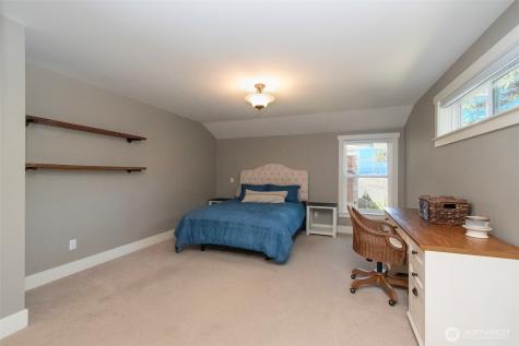 2390 Place Road Port Angeles WA 98363