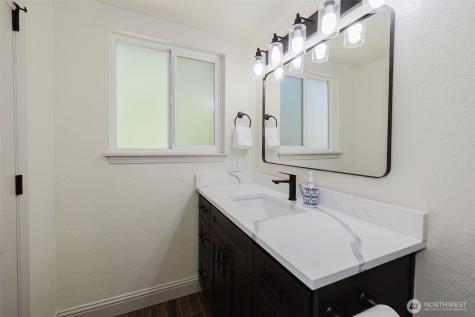4482 NW Cascade Street Silverdale WA 98383