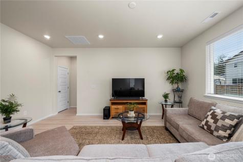 19818 135th Avenue E Graham WA 98338