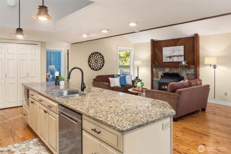 642 213th Place NE Sammamish WA 98074