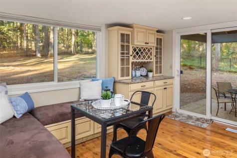 642 213th Place NE Sammamish WA 98074