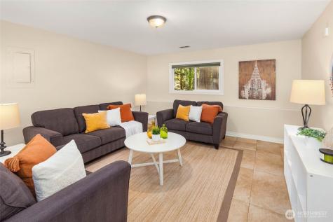 642 213th Place NE Sammamish WA 98074