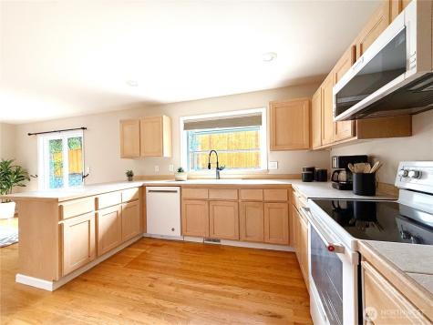 2128 148th Place SW Lynnwood WA 98087