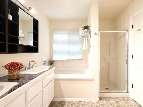 2128 148th Place SW Lynnwood WA 98087