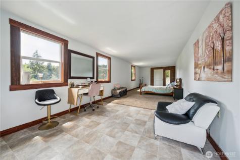 1407 Slide Creek Road Longview WA 98632