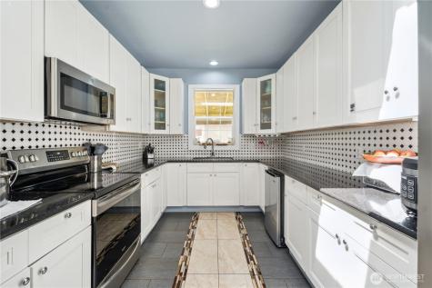 1407 Slide Creek Road Longview WA 98632