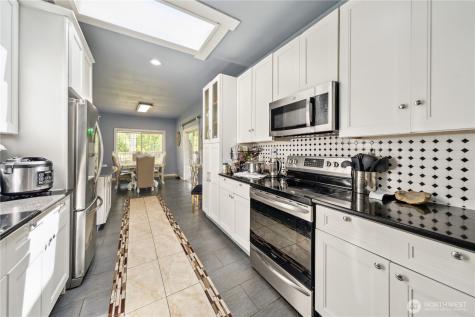 1407 Slide Creek Road Longview WA 98632