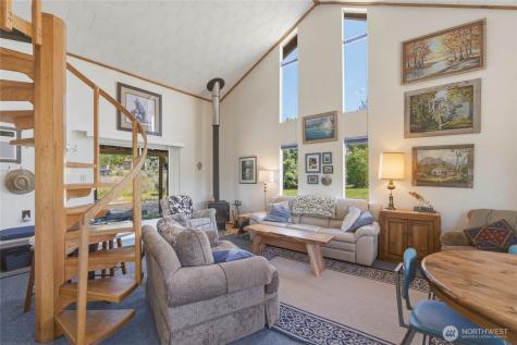 245 Lakeview Avenue Orondo WA 98843