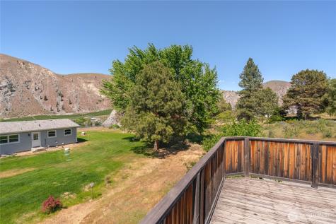 245 Lakeview Avenue Orondo WA 98843