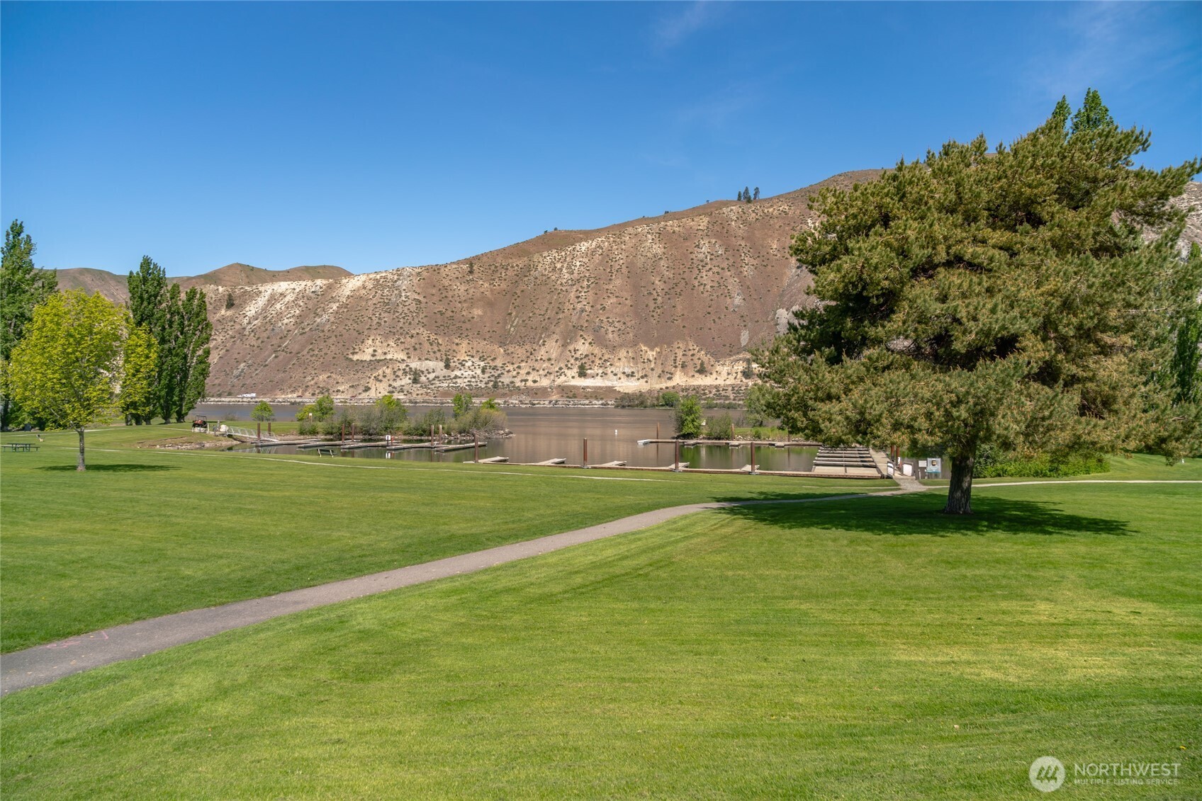 245 Lakeview Avenue Orondo WA 98843