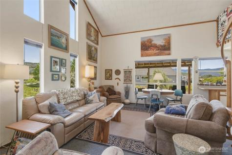 245 Lakeview Avenue Orondo WA 98843