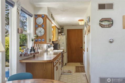 245 Lakeview Avenue Orondo WA 98843