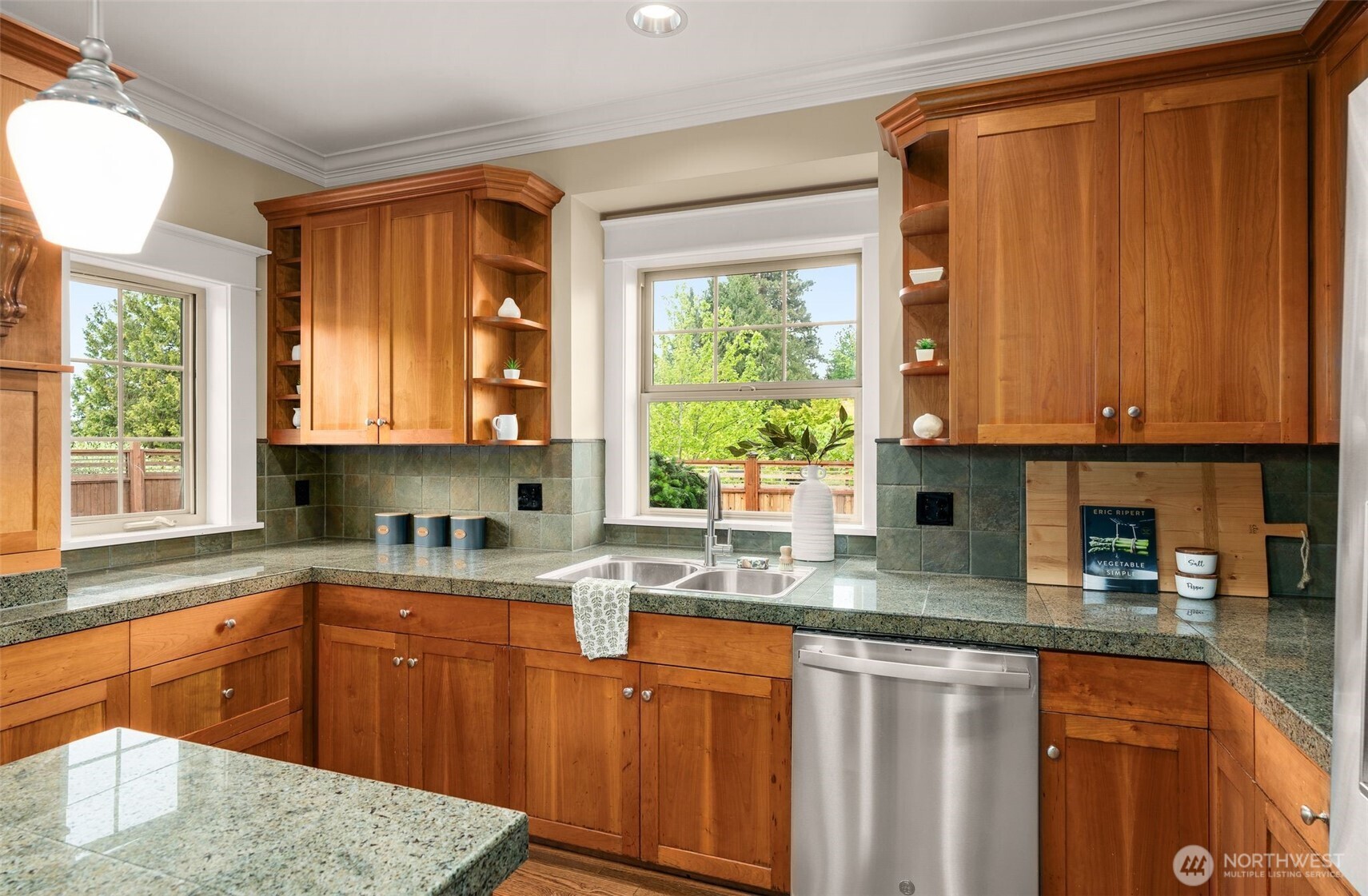 4606 S Andover Street Seattle WA 98118